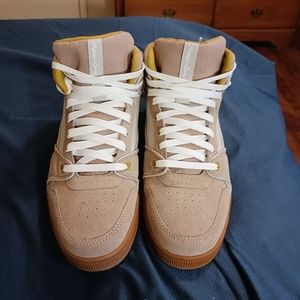 Maui and sons sneakers